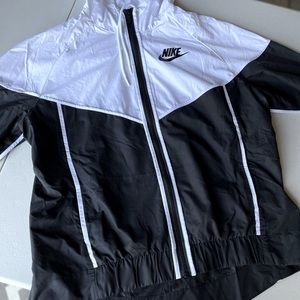 Women's Nike Windbreaker Jacket